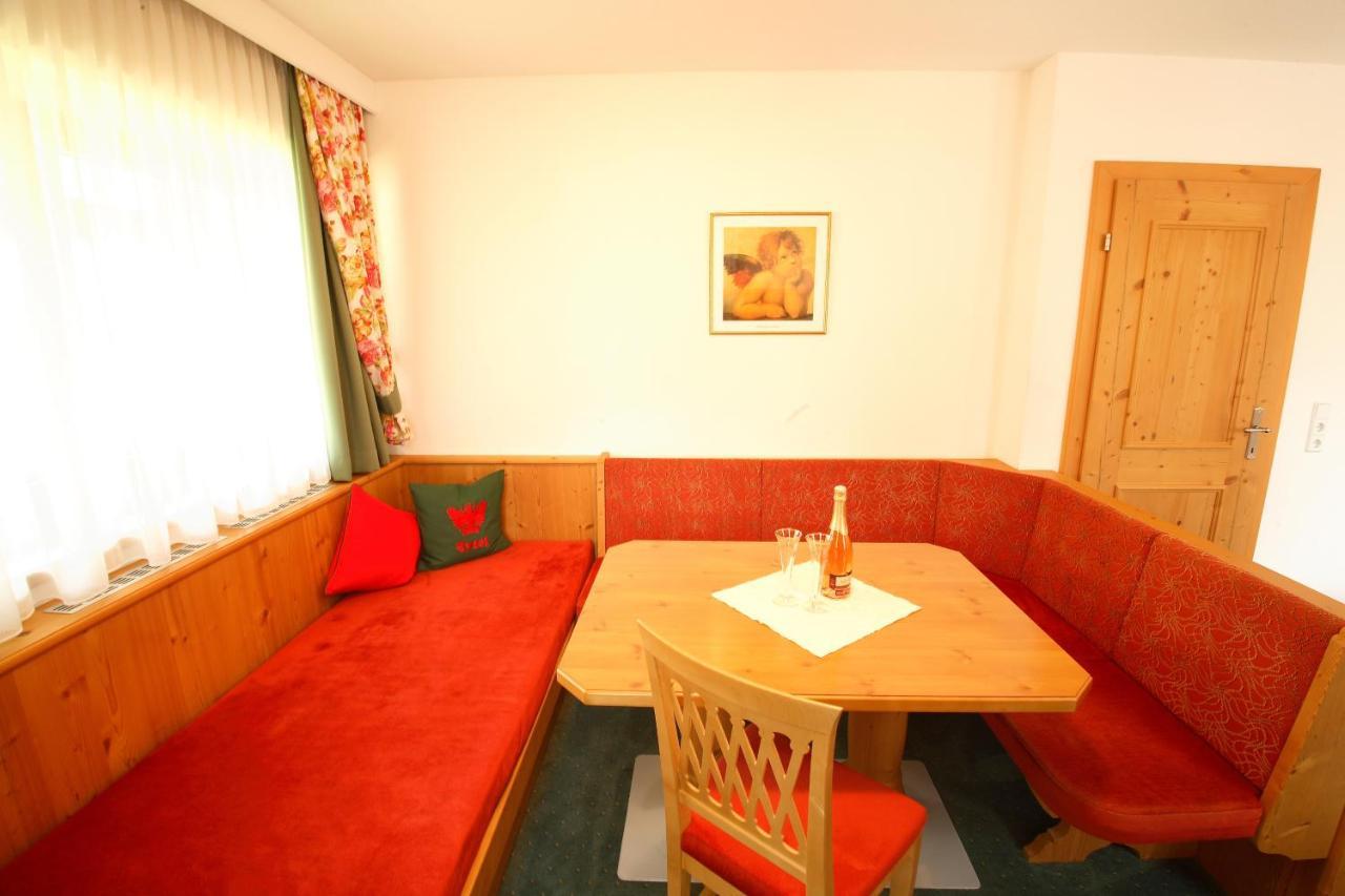 Ferienhof Lackner Ried im Zillertal Zimmer foto