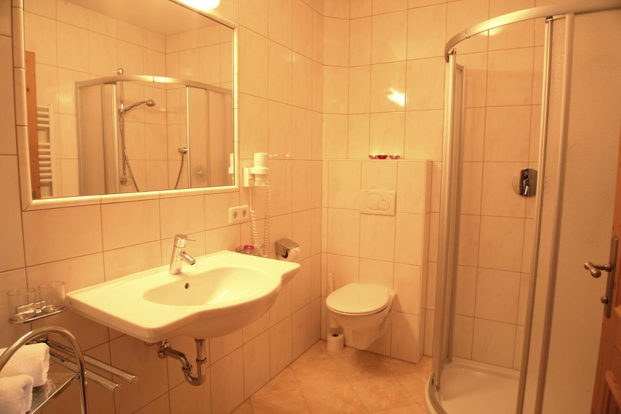 Ferienhof Lackner Ried im Zillertal Zimmer foto