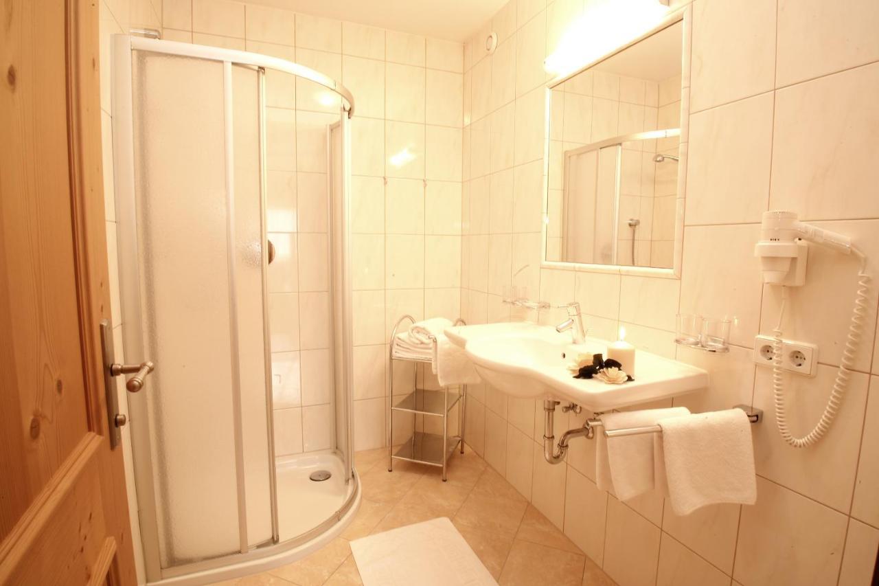 Ferienhof Lackner Ried im Zillertal Zimmer foto